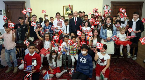 CHP Genel Başkanı Kemal Kılıçdaroğlu çocuklarla bir araya geldi!
