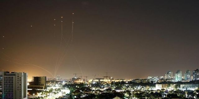 İsrail'e roket yağıyor!