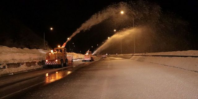 Anadolu Otoyolu'nun Bolu Dağı Tüneli İstanbul yönü ulaşıma kapatıldı