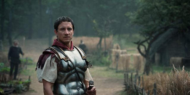 Netflix'in mutlaka izlenmesi gereken dizisi 'Barbarians'