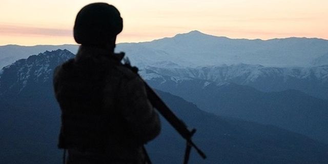 PKK eleman tutamıyor! 3 örgüt üyesi daha ikna yoluyla teslim oldu
