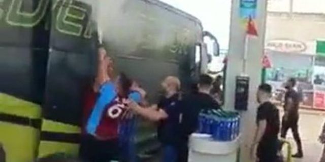 Trabzonspor taraftarı Fenerbahçe taraftar otobüsüne saldırdı