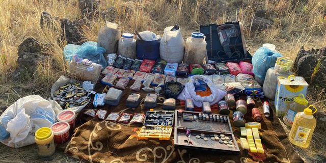 Van'da teröristlerin kullandığı EYP ve uzaktan komuta cihazları ele geçirildi