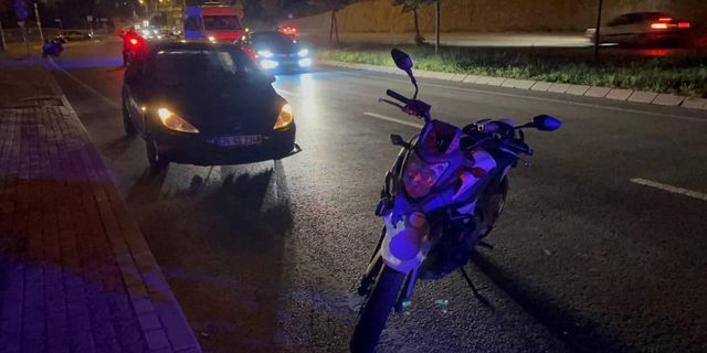 Kocaeli'de otomobilden fırlayan tekerlek Polis motosikletine çarptı