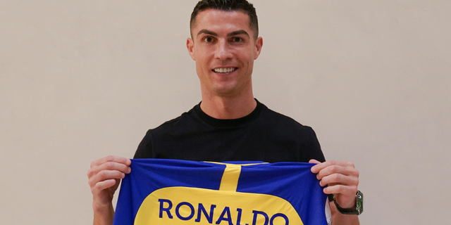 Portekizli Dünyaca ünlü yıldız Cristiano Ronaldo resmen Al Nassr'da!