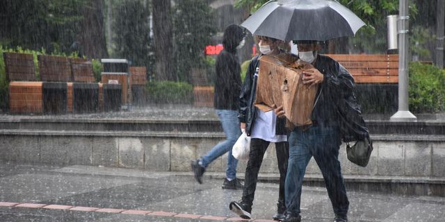 Meteoroloji'den Antalya'ya 'Turuncu' uyarı! Kuvvetli yağışa dikkat
