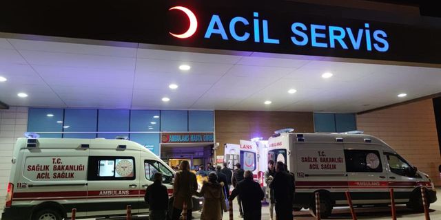 Bursa'da işçi servisi ile tır çarpıştı! 6 yaralı