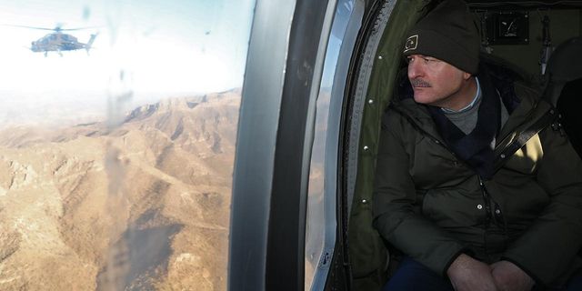 İçişleri Bakanı Süleyman Soylu Şırnak ve çevresindeki üs bölgelerini havadan inceledi