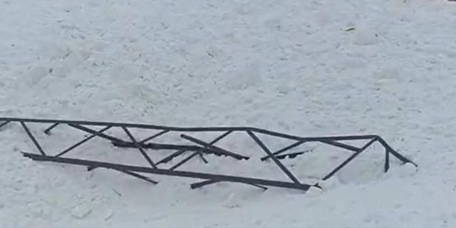 Kara yoluna çığ düşmesi sonucu 8 kişi yaşamını yitirdi!