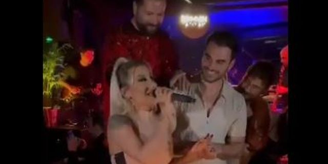 İrem Derici yeni yaşını sevgilisi Atakan Işık Tutan'la birlikte kutladı..
