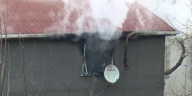 İstanbul'da oturduğu evi ateşe verdi!