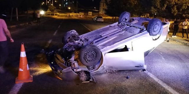 Gaziantep'te köpeğe çarpmamak için direksiyon kıran sürücü otomobiliyle takla attı