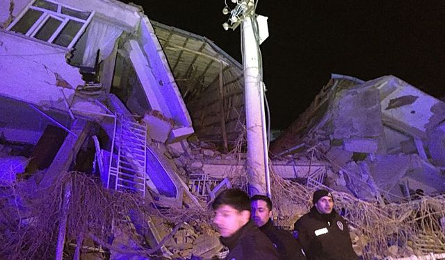 Elazığ'daki deprem de ölü ve yaralı sayısı kaç?