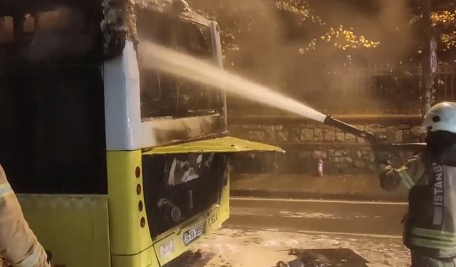 İstanbul Üsküdar'da İETT otobüsü alev aldı