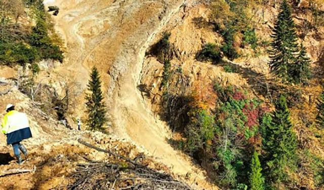 Giresun’da madende iş makinesinin üzerine kaya düştü: 1 yaralı