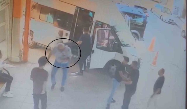 Hatay'da bir yolcu minibüs şoförünün kulağını ısırarak koparttı