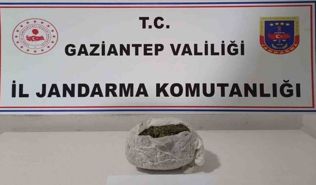 Gaziantep’te yolcu otobüsündeki valizde 1,5 kilo esrar ele geçirildi