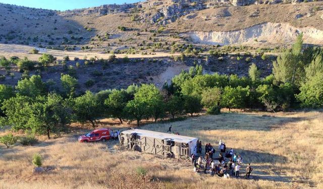 Malatya’da yolcu otobüsü şarampole uçtu: 3’ü ağır 11 yaralı