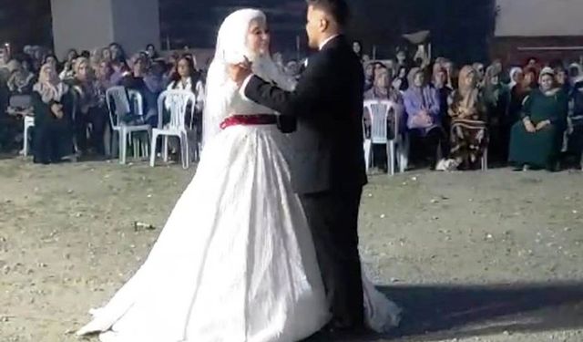 Düğün sonrası hayatlarını kaybeden gelin ve damat yan yana defnedildi