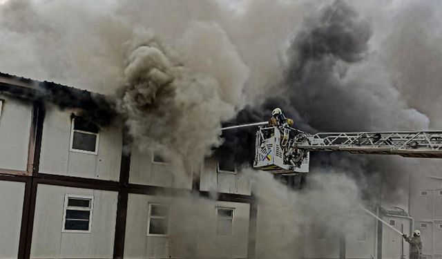 Esenler'de işçilerin kaldığı konteynerde yangın çıktı