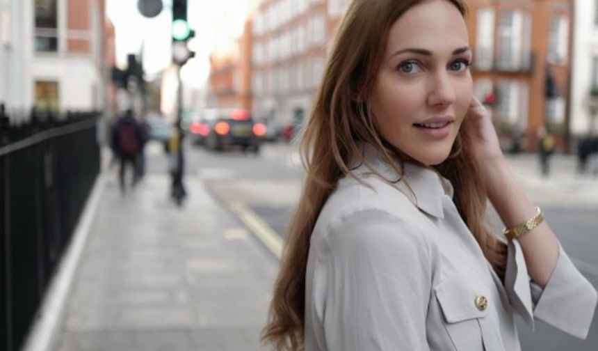 Meryem Uzerli’den Londra pozları