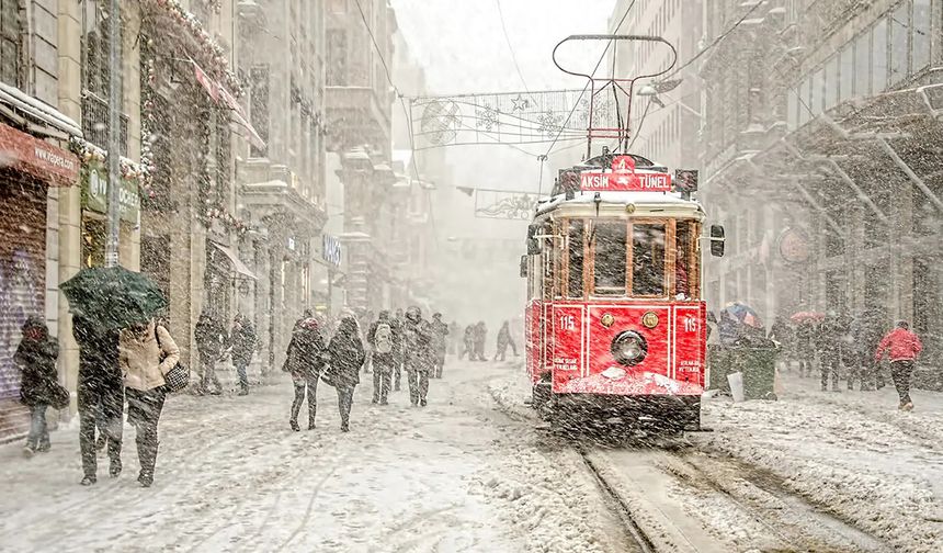 İstanbul'da yarı tatili Kar yağışı nedeniyle erken başlıyor!