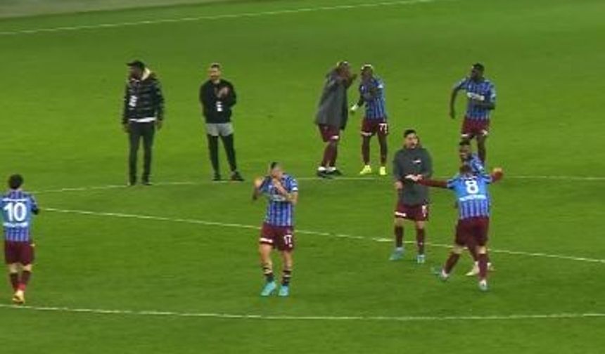 Trabzonspor 12 puanlık farkı kolbastı ile kutladı