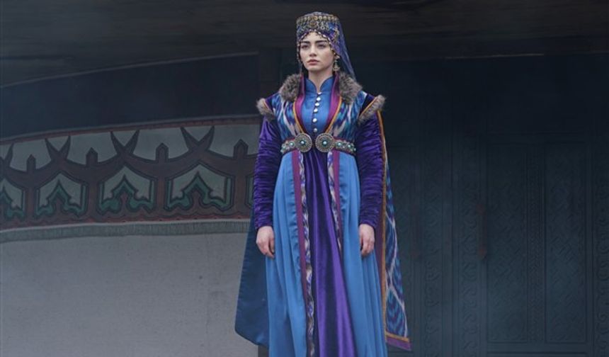 Bala Hatun’un doğum sancıları başlamıştır. Kayı Obasında Bala’nın doğum telaşı varken Vezir Alemşah obaya yıldırım gibi düşer.