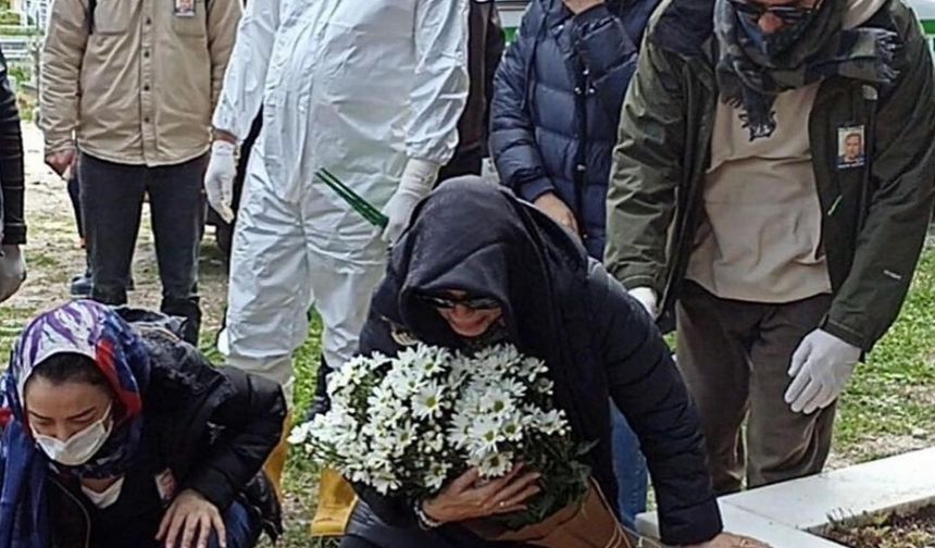 Oyuncu Seray Sever babasını toprağa verdi