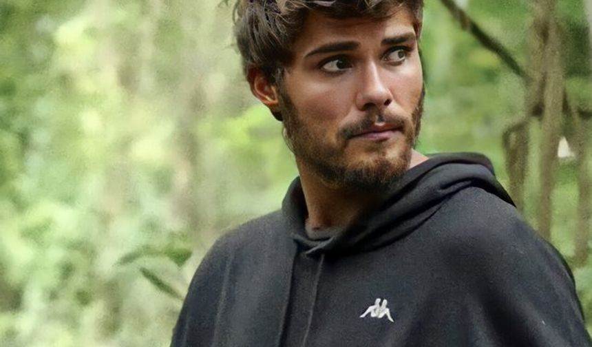 Nisa Bölükbaşı ile yaşadığı aşkla uzun süre gündemde olan Survivor eski yarışmacısı Barış Murat Yağcı yeni aşka yelken açtı. Barış Murat Yağcı sevgilisi Laura Celine ile Beşiktaş maçına gitti. Survivor yarışmacısının sevgilisinin pozları ise gündem oldu.