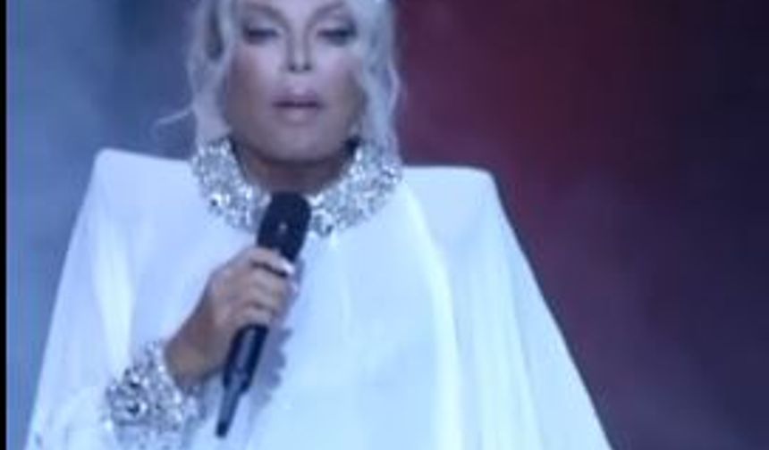 Ajda Pekkan harbiye konserinde formundaydı