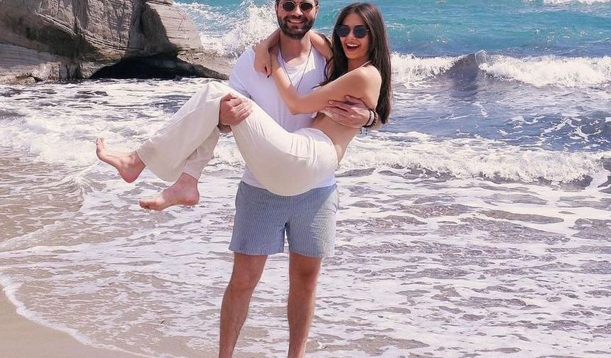 Defne Samyeli'nin kızı Deren Talu cesur sosyal medya paylaşımları ile gündeme gelmeye devam ediyor.