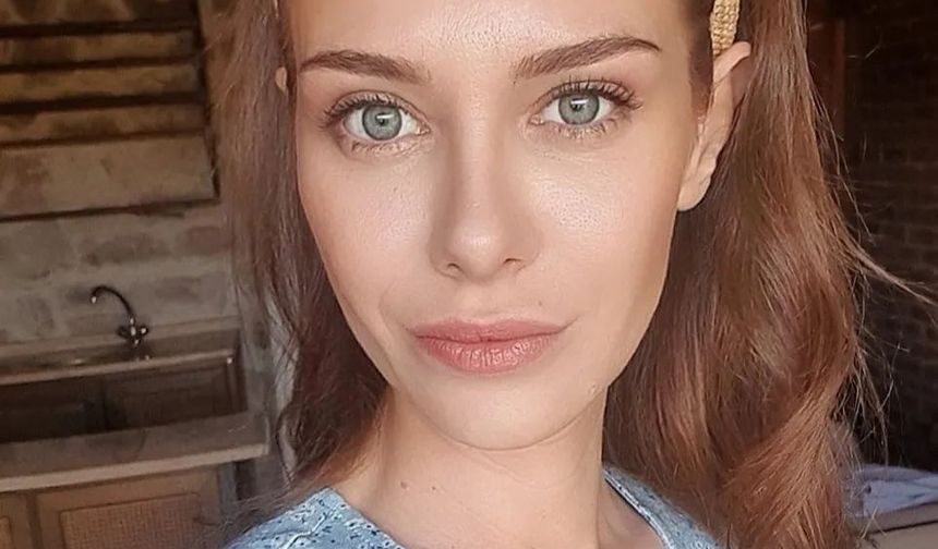 Gençlik dizisi olan ve genç oyuncuları bünyesinde barındıran dizi, yayınlandığı döneme damga vurdu.

Dizide yer alan bazı oyuncular zamanla ekranlardan çekilirken, bazıları ise iyi bir kariyere sahip oldu.