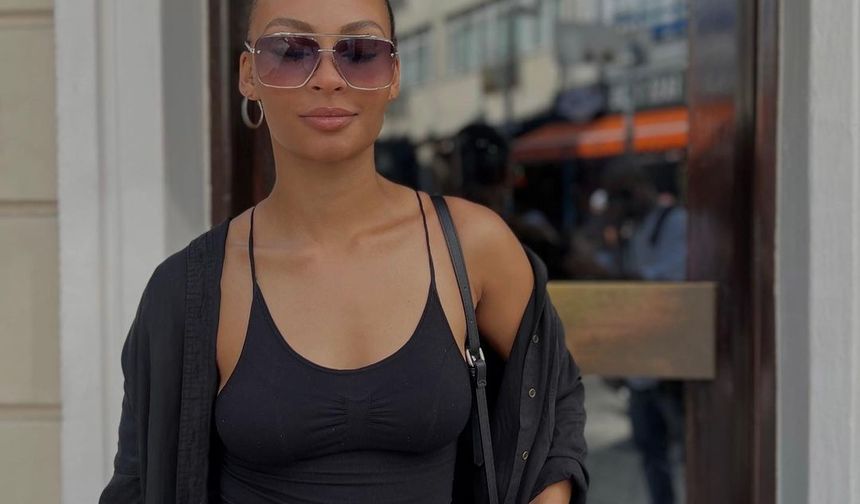 22 yaşındaki genç oyuncu son olarak instagram hesabından paylaştığı beyaz elbiseli iddialı pozları ile adından söz ettirdi.