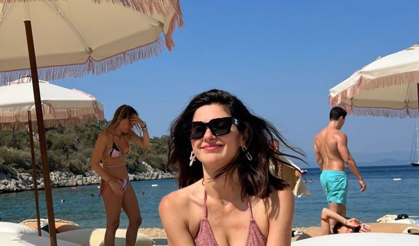 Nesrin Cavadzade, özellikle Yasak Elma dizisi sayesinde yıldız gibi parladı. Eda Ece ve Şevval Sam ile birlikte Yasak Elma dizisinde yer alan güzel isim, Şahika karakterini canlandırdı.