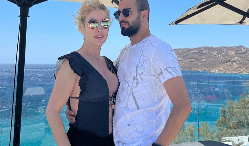 Kendisinden 25 yaş küçük müzisyen Çağlar Ökten ile nikah masasına oturan Seda Sayan kayınvalidesiyle de arasını iyi tutuyor.