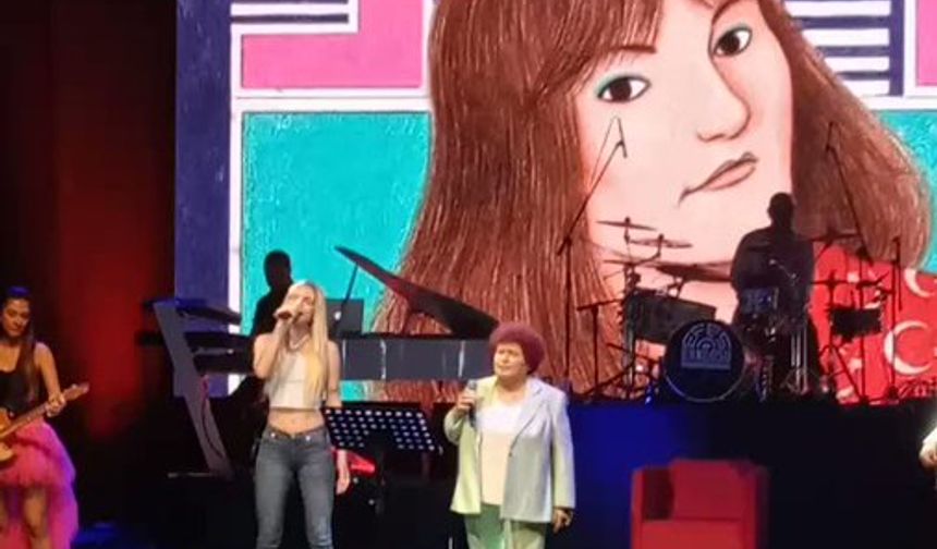 Selda Bağcan Harbiye konserinde Aleyna Tilki ile düet yaptı