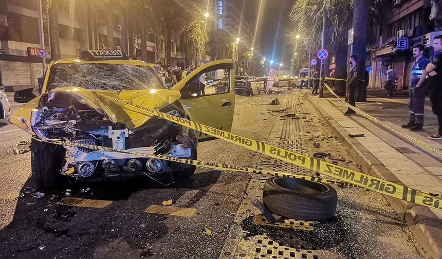 İzmir'de ticari taksi kağıt toplayıcısına çarptı! 1 ölü