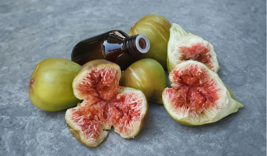 Cinsel sorunlar çiftler arasındaki psikolojiyi ve ilişkiyi olumsuz olarak etkiliyor. Cinsellikteki sorunların çözülmemesi ne yazık ki boşanmalara kadar gidiyor.