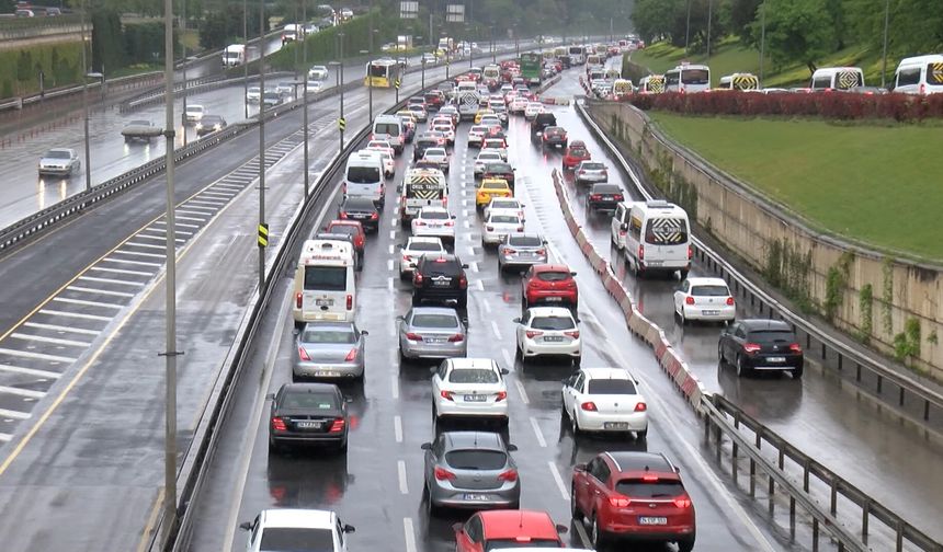 İstanbul Valiliği’nden okulların ilk gününde saat düzenlemesi