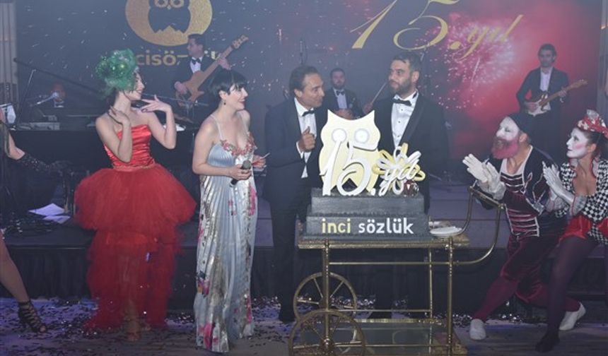 Türkiye’nin en güçlü sosyal medya platformu “İnci Sözlük”, 15. yaşına görkemli bir yeni yıl kutlaması ile girdi. Yeni yaşına “Merhaba” diyen İnci Sözlük’ün özel daveti,  The Ritz-Carlton’da gerçekleşti.