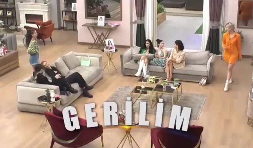 Kısmetse Olur evinde Cansel ve Aybüke arasında gerginlik.