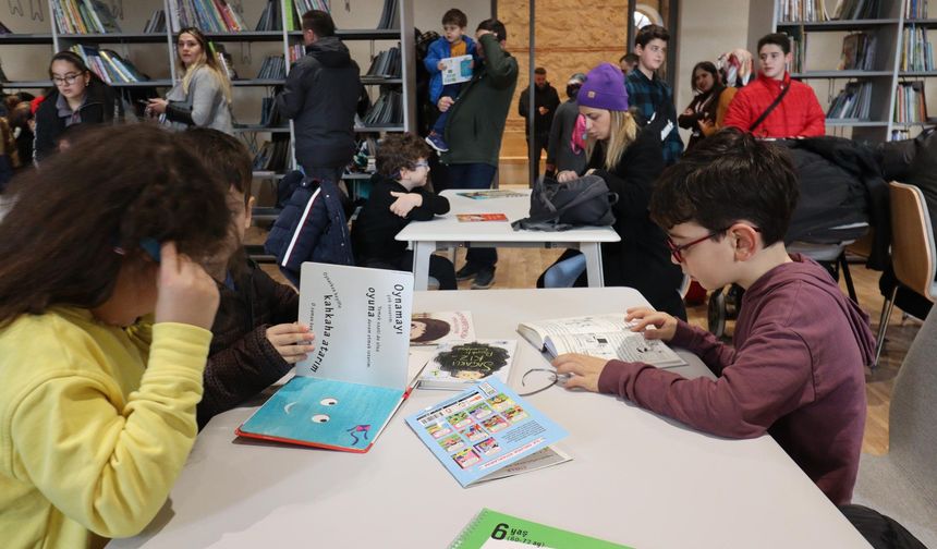 Rami Kütüphanesi Müdürlüğünden alınan bilgilere göre açılış sonrası ilk gün olan 14 Ocak’ta kütüphaneyi 30.000 kişi ziyaret ederken, 15 Ocak günü bu rakam 47.000’e çıktı.