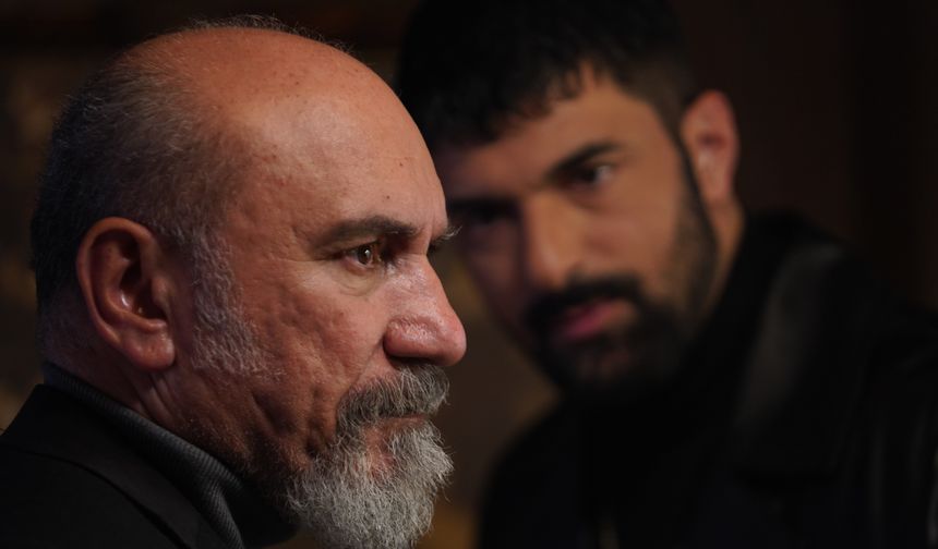 AGA’nın dediği gibi; kadının bakışı,
çocuğun kahkahası vicdanını rafa kaldırmış Tahir’in acaba derisinden içeri sızabilecek midir?