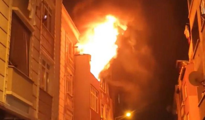 İstanbul Bağcılar'da evini ateşe verip sosyal medyadan paylaştı