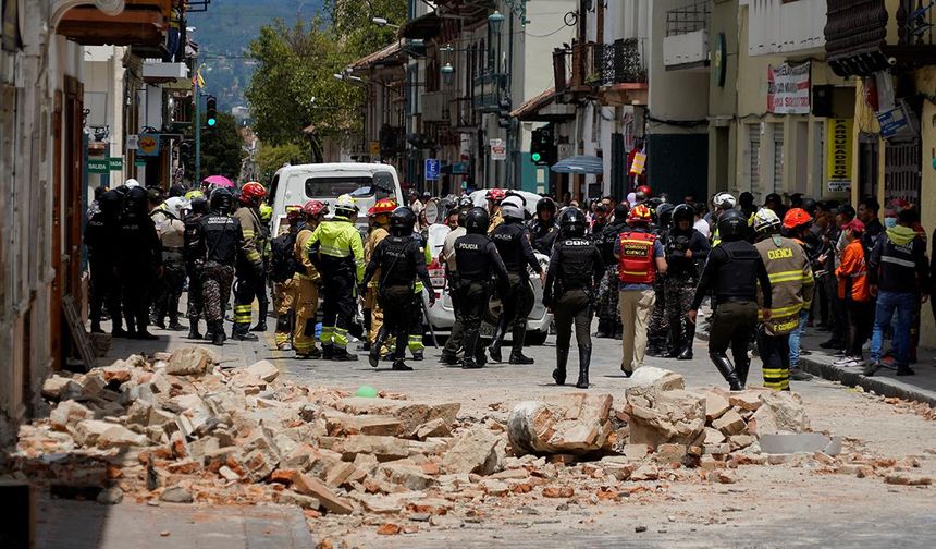 Ekvador'da 6,7 büyüklüğündeki depremde yaralananların sayısı 494'e çıktı