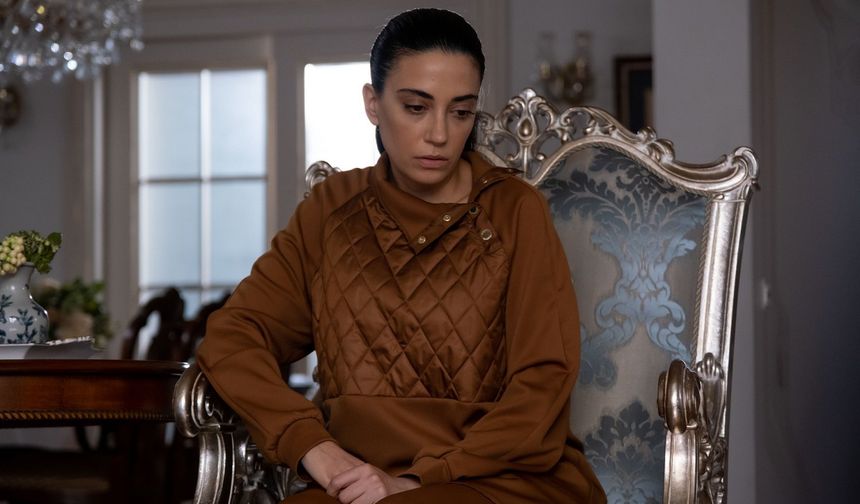 Abdullah Ünal’ın evinde büyük sorunlar yaşanırken güzel bir haber eve neşe katacaktır. Nilay yıllardır umut ettiği hayaline kavuşmuştur, hamiledir.