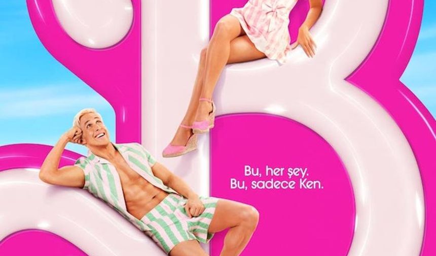 Margot Robbie, Ryan Gosling ve Emma Mackey’li usta oyuncu kadrosuyla vizyona giren Barbie, Barbieland'de yaşayan farklı Barbie ve Ken'lerin dünyasından gerçek dünyaya uzanıyor. Film, yaşadığı dünyanın koşullarına uymayan ve "mükemmel kadın" imajına uzak olduğunu düşünen bir kadının uyum sağlayabileceği bir dünya bulma umuduyla yolculuğa çıkışını anlatıyor.