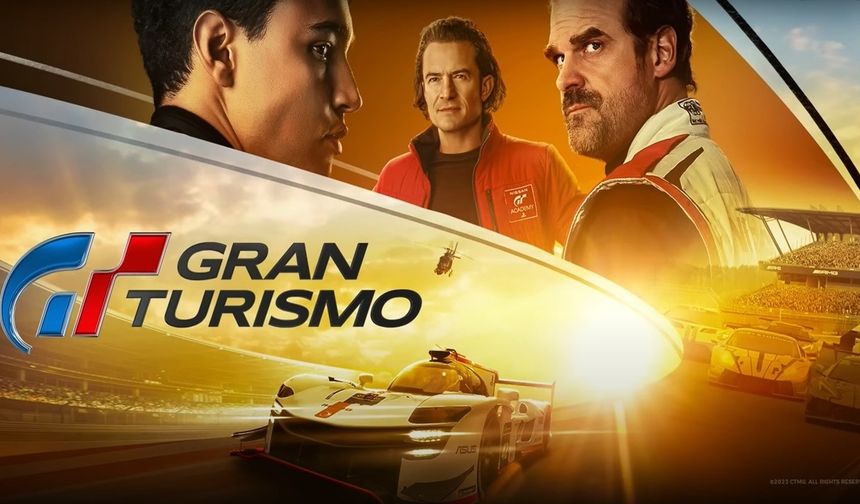 David Harbour, Orlando Bloom ve Archie Madekwe’nin başrolleri paylaştığı Gran Turismo, profesyonel bir araba yarışçısı olma hayallerini gerçekleştirmeye çalışan bir gencin hikayesini konu ediniyor. Filmde, arabalara karşı doğuştan gelen bir yeteneğe sahip olan Jann Mardeborough, gerçek bir profesyonel yarışçı olma yolunda ilerlerken hem kendisinin hem de arabanın sınırlarını zorlayacaktır…