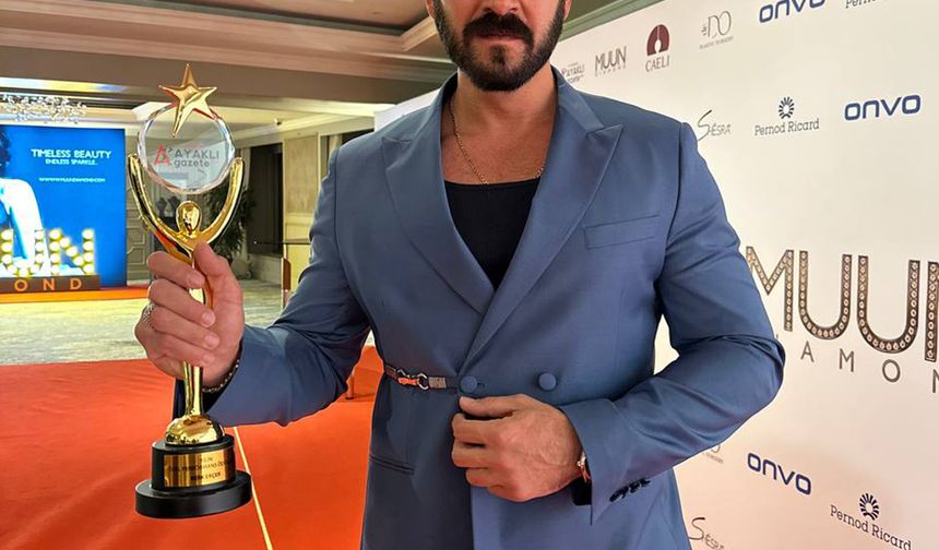 Kuruluş Osman’da “Konur Bey” karakteriyle dikkatleri üzerine çeken oyuncu Berk Erçer ise “Yılın Fark Yaratan Performansı” ödülünün sahibi oldu.